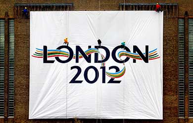 The logo for London's 2012 Olympic Games bid was unveiled on the wall of Tate Modern Art Gallery in London 