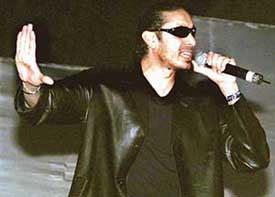 Sukhbir performs at a concert to mark end of Chandigarh Carnival at Leisure Valley