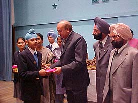 DGP, Punjab Police, A.A. Siddiqui gives away prizes at a function at GNPS, Sarabha Nagar