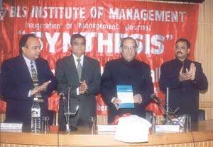Union Minister Vijay Kumar Malhotra launching the journal Synthesis.
