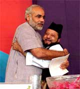 Gujarat Chief Minister Narendra Modi and Gari Mohd Mian Majhari 