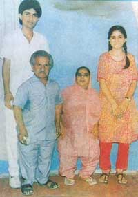 Ved Prakash Nayyar with wife and children