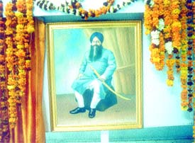 A portrait of Shaheed Jathedar Santok Singh was unveiled at Baba Baghel Singh Museum at Gurdwara Bangla Saheb