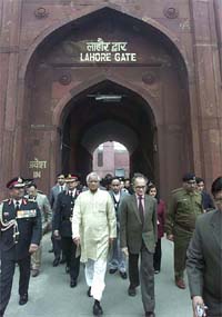 Dignitaries led by Defece Minister George Fernandes after the handing over of the complete possession of the Red Fort