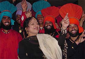 Punjabi singer Parminder Sandhu regales audience at "Jashan 2004" organised at Nehru Sidhant Kendra in Ludhiana