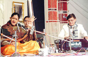 Vocalist Manjiri Asnare Kelkar, accompanied by harmonium player Mohan Malsiyani, performs on the concluding day of the Harballabh Sangeet Sammelan 