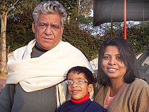 Actor Om Puri with wife Nandita and son Ishann at Harpal Tiwana’s house in Patiala.