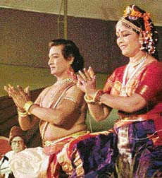 Guru Jaya Rama Rao and his wife, Vana Shree Rao, perform kuchipudi at the 91st Indian Science Congress at Panjab University in Chandigarh