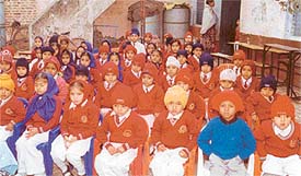 Children at DN Everest Public Model School, Jaspalon, celebrate Gurpurb