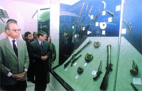 Union Minister for Tourism and Culture Jagmohan at the new gallery of Arms and Armour at the National Museum in the Capital