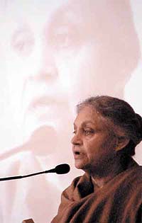 Chief Minister Sheila Dikshit at a special session on Vision of the Chief Minister during the 76th annual general meeting of the FICCI in the Capital