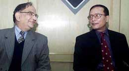 Chief Election Commissioner J.M. Lyngdoh with Election Commissioner T.S. Krishnamurthy at a meeting of Chief Electoral Officers