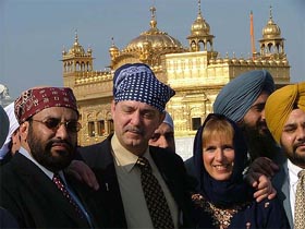 Community minister of Alberta (Canada) Gene Zwozdesky visits the Golden Temple