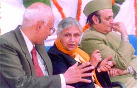 Delhi Chief Minister Sheila Dikshit flanked by NDMC chairman Ramesh Narayanaswami and Rajya Sabha member Dr Karan Singh at a function in the Capital