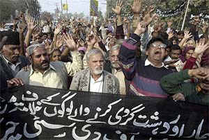 Pakistani Christians hold a rally in Lahore on Friday in protest against Thursday�s car-bomb attack on an Anglican Cathedral in which 11 persons were injured