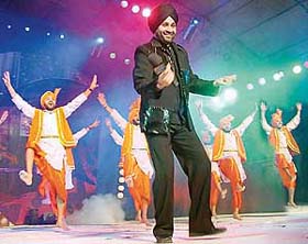 Sukhshinder Shinda performs at "Chal Bhangra Paaiye" in Panchkula