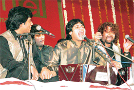 Noted Sufi singers from India and Pakistan,including Hans Raj Hans, Bashir Khan and Akbar Ali