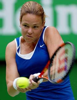 Fifth seed Lindsay Davenport of the US hits a backhand to Russia's Vera Zvonareva 