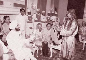 Sagar performs at Rashtrapati Bhavan in New Delhi in the presence of Giani Zail Singh, the then President.