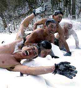 South Korean marines bathe in snow to develop greater endurance 