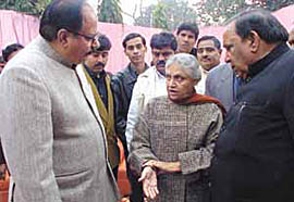 TETE-A-TETE WITH JOURNOS: Delhi Chief Minister Sheila Dikshit with Dr A.K.Walia and DPCC president Ch Prem Singh during the luncheon get-together with the media persons at DPCC office in the Capital on Saturday.