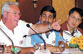 Former South African cricketer-turned-coach Bob Woolmer announces the Samsung Superskills