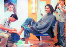 The new-age man is a regular visitor to beauty parlours. 