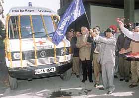 Ghaziabad District Magistrate Santosh Yadav flagging off  the Mobile Medicare Unit. 