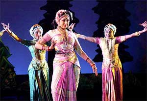 Bollywood actress and Rajya Sabha MP Hema Malini performs at a function in Hyderabad 