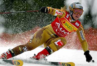 Anja Paerson of Sweden skis to victory in the women's giant slalom event of the Alpine Skiing World Cup 