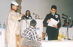 Young parliamentarians responding to the opposition�s questions.