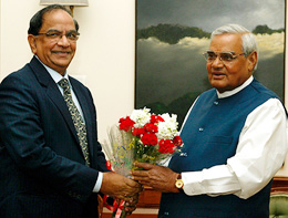 New Chief Election Commissioner T.S. Krishna Murthy presents a bouquet to Prime Minister Atal Bihari Vajpayee in New Delhi 