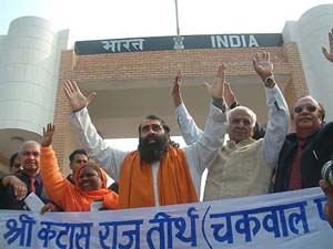 Members of a Hindu jatha at the Wagah checkpost before leaving for Pakistan on Wednesday.