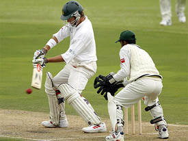 Zimbabwe batsman Sean Ervine cuts a delivery