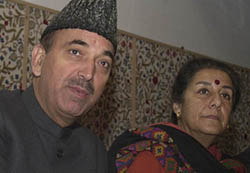 The General Secretary of the Congress, Ms Ambika Soni, along with the president of the Jammu and Kashmir unit of the Congress, Mr Ghulam Nabi Azad