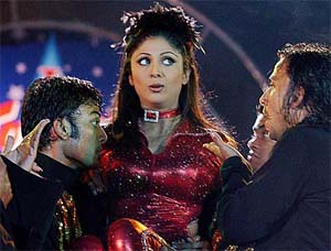 Bollywood actress Shilpa Shetty performs at the 'Bollywood Musical Star Night' in New Delhi 