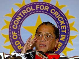 Indian cricket board president Jagmohan Dalmiya gestures during a news conference in New Delhi 