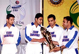 Rahul Dravid, Anil Kumble, Zaheer Khan and Virender Sehwag watch the Samsung Cup for Indo-Pakistan one-day series 