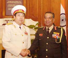 The Chief of Army Staff, N.C. Vij,  with the Vice-Defence Minister and Chief of General Staff, Vietnam People's Army, Sr Lieut Gen Phung Quang Thanh