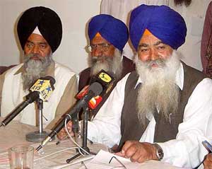 Mr Tarlochan Singh Tur addresses a press conference in Amritsar