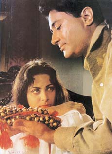 Dev Anand and Waheeda Rehman in Vijay Anand�s classic Guide