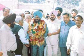 Mr Shamsher Singh Dullo of the Congress kicks off his poll campaign for the Ropar parliamentary constituency