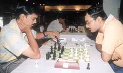 Defending champion R B Ramesh outwits Suvrajit Saha in the Parsvnath International Open Chess Tournament at the Bapu Samaj Sewa Kendra in New Delhi