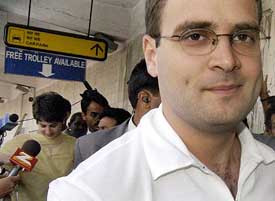 Rahul Gandhi and Priyanka Gandhi-Vadra arrive at the Mumbai airport