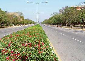 Jan Marg between Sectors 9 and 10 in Chandigarh is deserted as people prefer to watch the cricket match at home