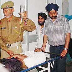 One of the two policemen who were injured during an encounter with militants