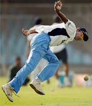 Mohammad Kaif fine tunes his fielding skills