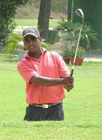 Mukesh Kumar from India participates in the Royal Challenge Indian Open 2004 in Delhi