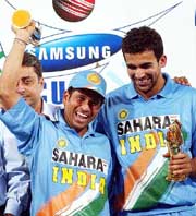 Sachin Tendulkar and Zaheer Khan enjoy a memorable series victory over Pakistan