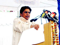 BSP president Mayawati addresses a meeting at Parade Ground in Jammu 